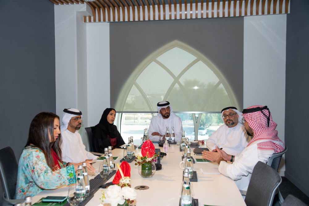 "جمعية الناشرين الإماراتيين" يهنئ بالعيد الوطني الخمسين ويناقش قضايا تطوير النشر